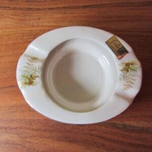 jolie ceramique vintage ashtray Peint T. Limoge a la main UNUSED (W3805)